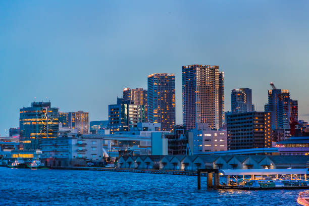 istock Town in Tokyo at dusk 991067582