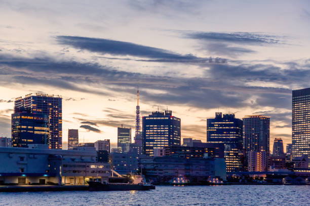 istock Town in Tokyo at dusk 991068280
