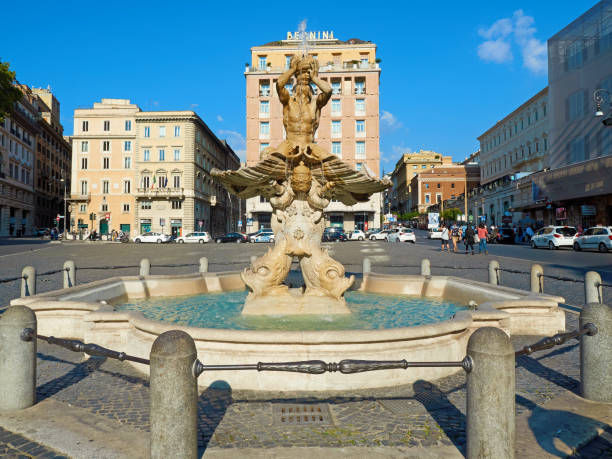 fontanna tryton piazza barberini centrum - barberini zdjęcia i obrazy z banku zdjęć