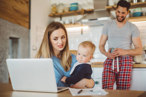 istock Family spend morning in kitchen 991082876