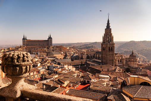 Vista general de la antigua ciudad de Toledo España photo