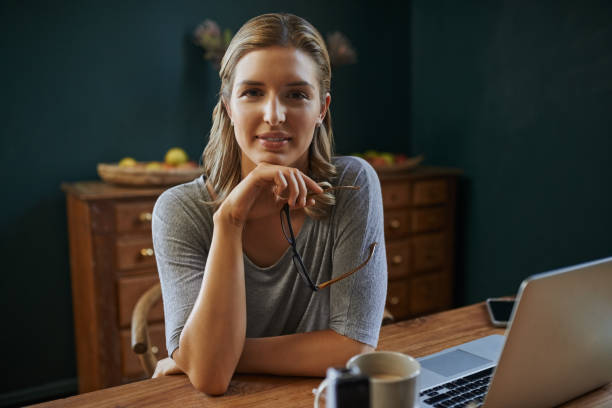 istock Her job requires her to work from home 991124608
