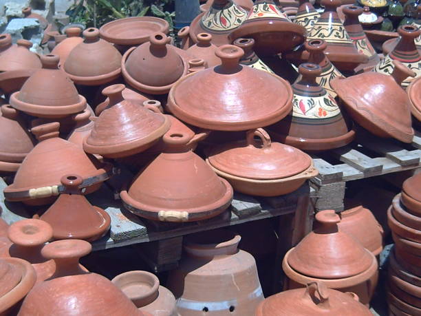istock HANDICRAFTS/CERAMICS/CLAY/MOROCCO 991136690