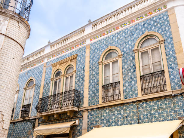 istock The building with typical Portuguese tiles 991142318