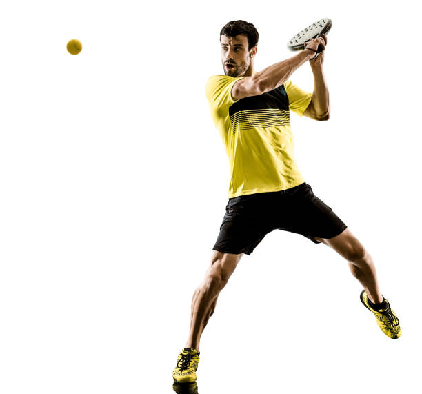 padel tennista uomo isolato sfondo bianco - padel foto e immagini stock