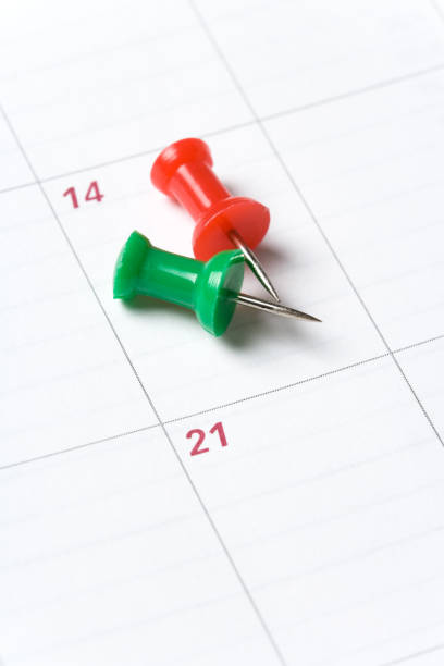 istock Calendar and Thumbtack 991181858
