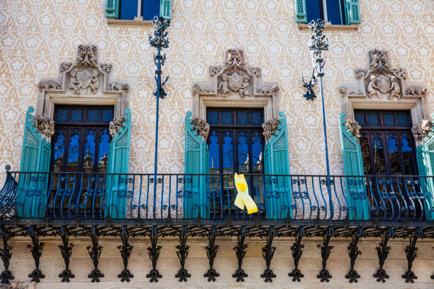 detalle de la casa amatller de barcelona españa - cadafalch fotografías e imágenes de stock