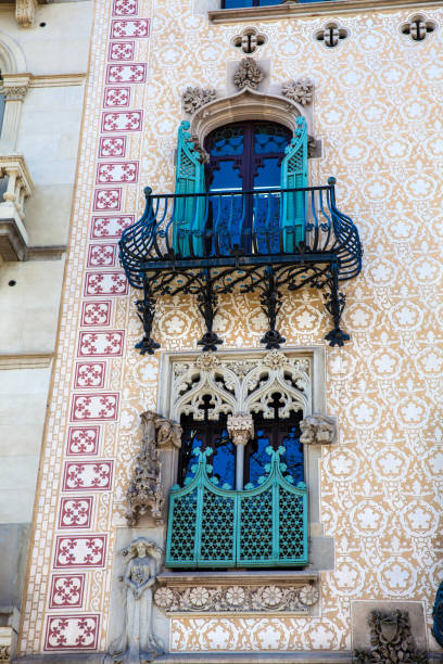 dettaglio della casa amatller a barcellona spagna - cadafalch foto e immagini stock