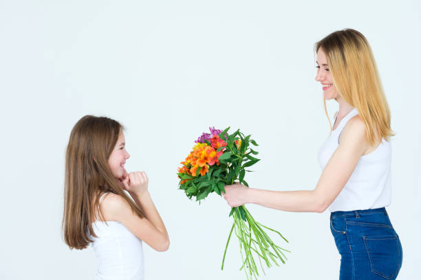 istock flower gift birthday present bouquet alstroemeria 991346486