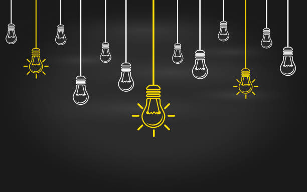 ilustraciones, imágenes clip art, dibujos animados e iconos de stock de bombillas de luz sobre un fondo de pizarra. - business leadership backgrounds light bulb