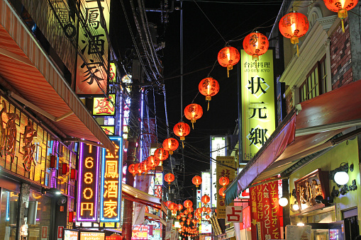 [Trama Global VIII] Inside the Walls Night-yokohama-chinatown-in-japan