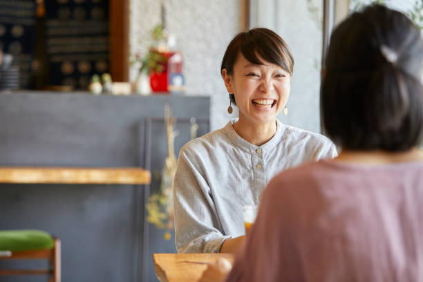 카페와 숙 녀 - coffee women friendship cafe 뉴스 사진 이미지