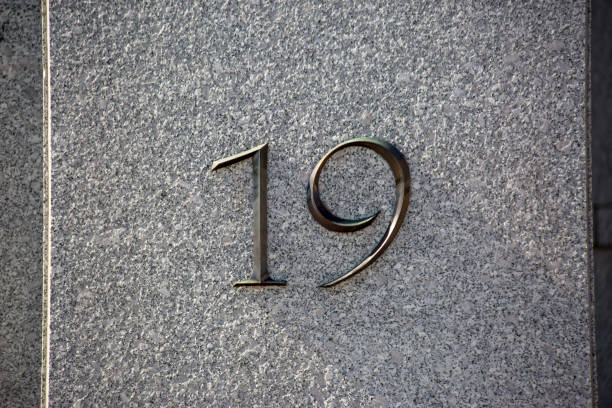 istock Number 19 outside of a building 991719342