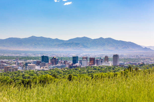 istock Salt Lake City Views with downtown mountains 991772398
