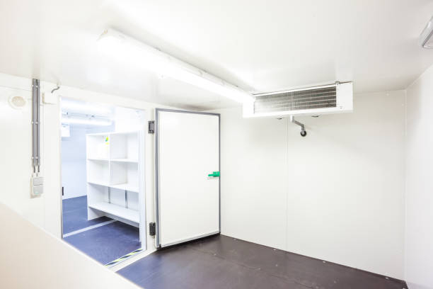 The room fridge an empty industrial room refrigerator with four fans cold storage stock pictures, royalty-free photos & images