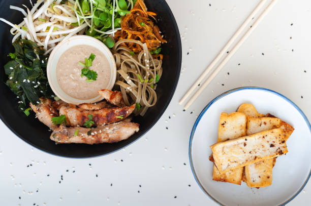 istock Asian bowl and fried tofu 991933008