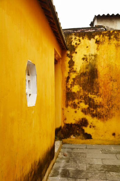 istock Yellow Wall in Hoi An 991954878