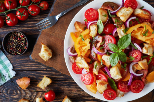 istock fresh italian summer salad panzanella, close-up 991998054