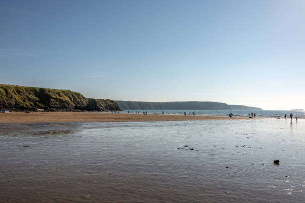 istock Large beach at Broad Haven in South Wales 992012226