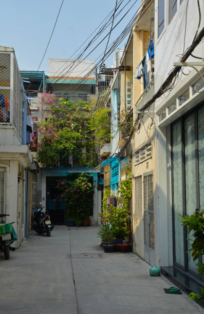 istock Tran Hung Dao Alleys 992023726