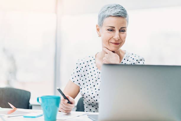 istock Businesswoman in her office 992056012