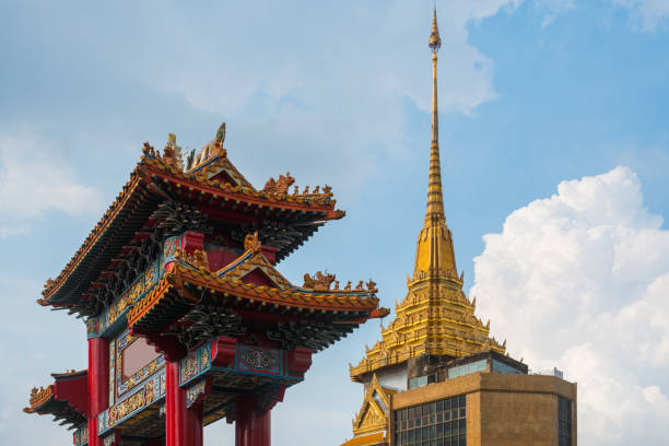 istock Chinese gate and thai temple in Bangkok, Thailand 992060242