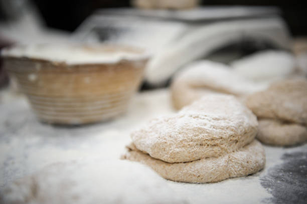 processo de cozimento de pão - baker california - fotografias e filmes do acervo