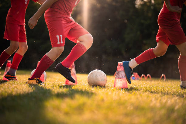 football training - soccer ball youth soccer event soccer imagens e fotografias de stock