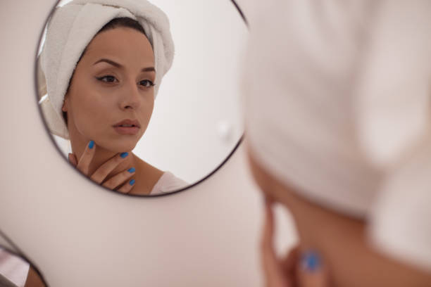 istock Girl in the hotel room 992235140