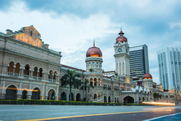 istock Sultan Abdul Samad Building with street traffic 992286620