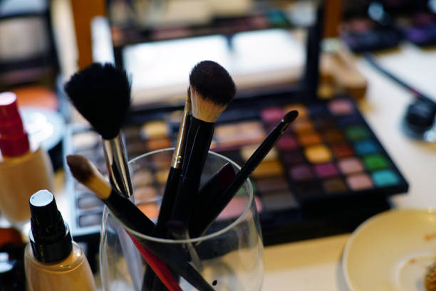 istock Set of make up brushes, accessories and color palettes 992292008