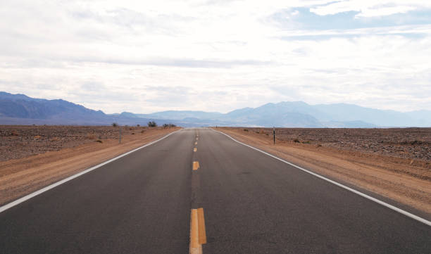 istock Death Valley highway to the mountains 992413170