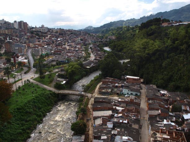 istock River Otun between Pereira and Dosquebradas 992475526