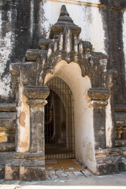 istock Myanmar: Thatbyinnyu Temple 992539796