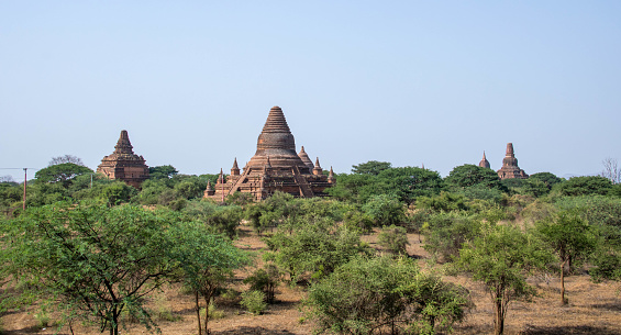 Nat Hlaung Kyaung, Mahazedi Pagoda, and Pahto-thamya near the Thatbyinnyu Temple in Bagan.