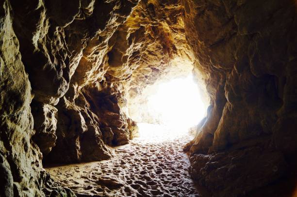 istock Cave - Leo Carillo, California 992560598