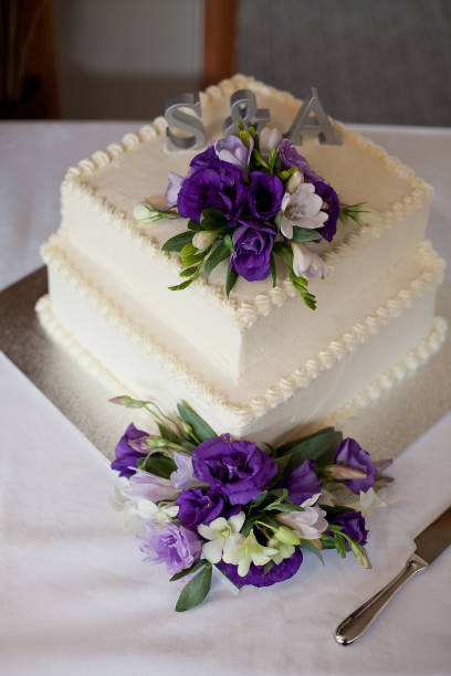 istock Detail of a multi tiered wedding cake 992731846