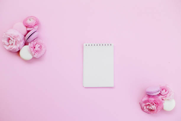 istock Mockup With Card And Flowers. 992766746