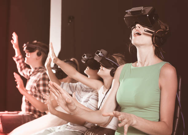 istock Mother is fascinated of VR 992799588