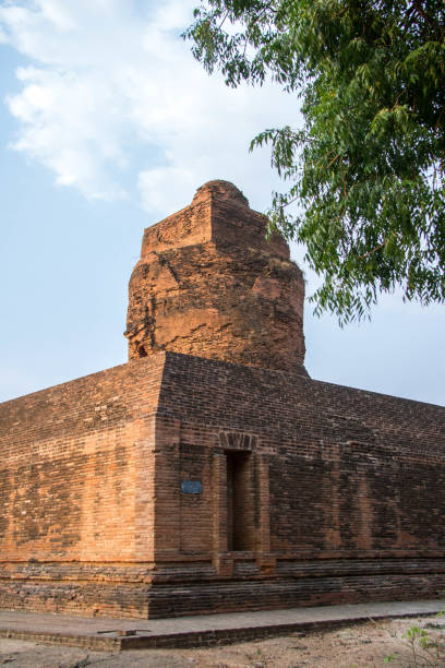 istock Myanmar: Ashe Petleik Pagoda 992814514