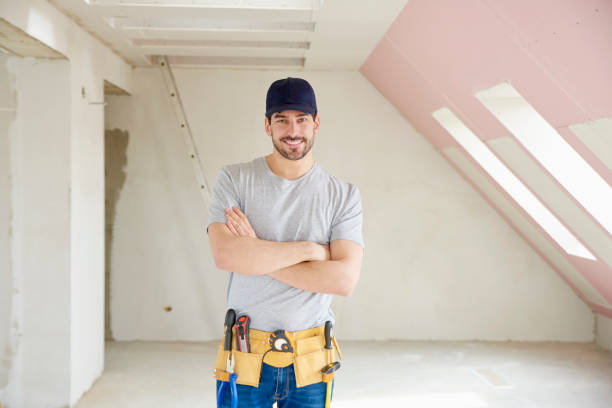 istock Successful young repairman portrait 992837288