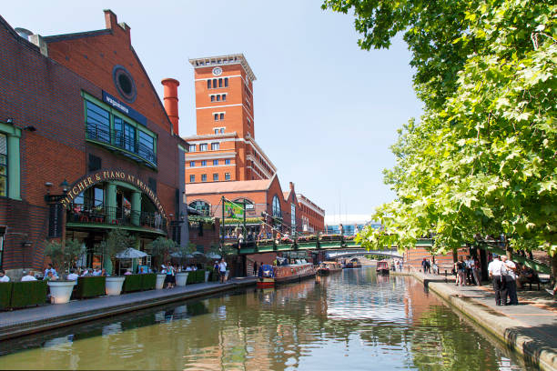 投手、バーミンガム運河のピアノ レストラン - moored nautical vessel people traveling famous place ストックフォトと画像