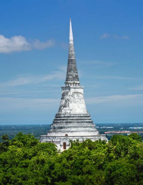 istock Ancient White Pagoda At Phra Nakorn Khiri Historical Park 992879406