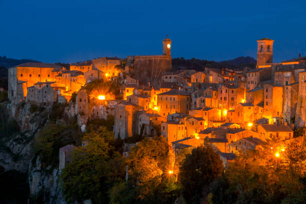 istock Night Sorano and Street Lights 992927744