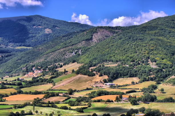 istock Countryside of Monteleone di Spoleto. 992928132