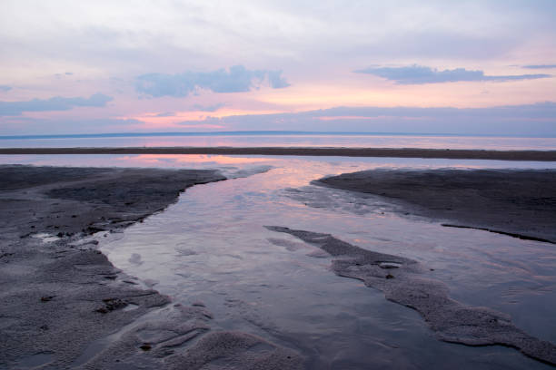 istock Beautiful spring sunset over a river Volga near Ulyanovsk. 992928716