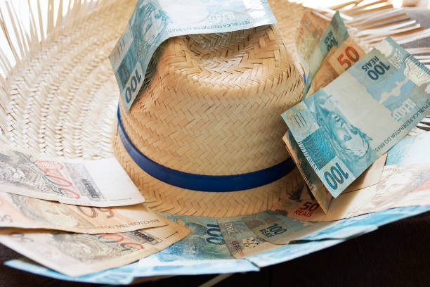istock Real - Brazilian Currency 992943010