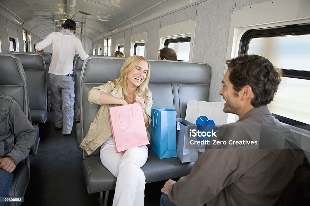 Путешествуете поездом - Стоковые фото Поезд роялти-фри