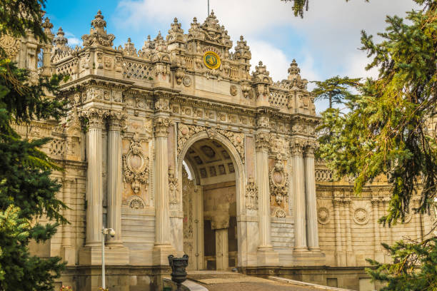 istock Gate of The Treasury, Istanbul, Turkey 993122186