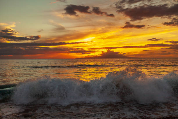 istock Ocean in Maui, Hawaii 993318148